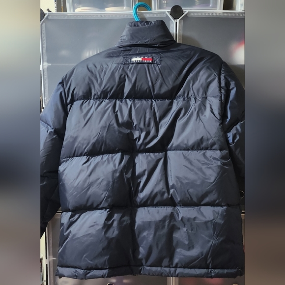 Tommy hilfiger puffer jacket - Picture 2 of 9